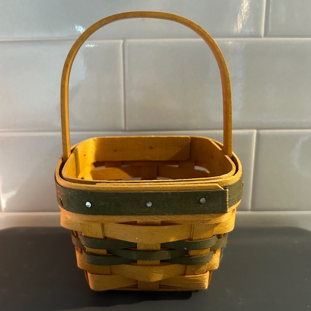 Longaberger 1999 Shamrock Square Basket